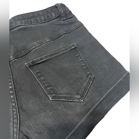 Hot Topic LoveSick Black High Waisted Jean Shorts Juniors Size 1 - Picture 4 of 16